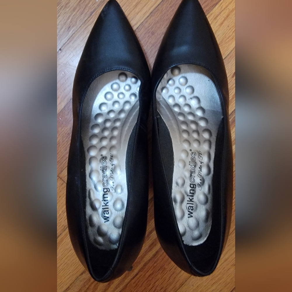 Walking Cradles – Black Leather Pointed-Toe Heels | 9.5 Wide